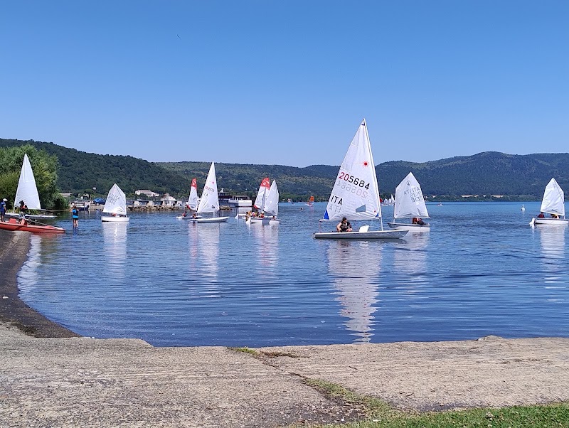 Planet Sail Bracciano - Planet Sail Bracciano, Via del Porticciolo, 1, 00062 Bracciano RM, Italy
