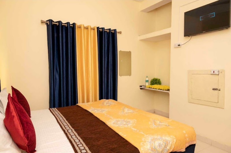POP Hotel Blue Star - POP Hotel Blue Star Bhilai, 57GX, MHH, Padmanabhpur Road, Janta Colony, Civil Lines, Durg, Bhilai, Chhattisgarh 491001, India