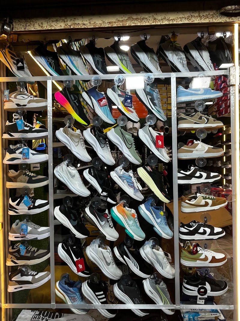 VT Footwear - VT Footwear, 6JP6+5Q8, mode, Daganiya, Sunder Nagar, Raipur, Chhattisgarh 492013, India