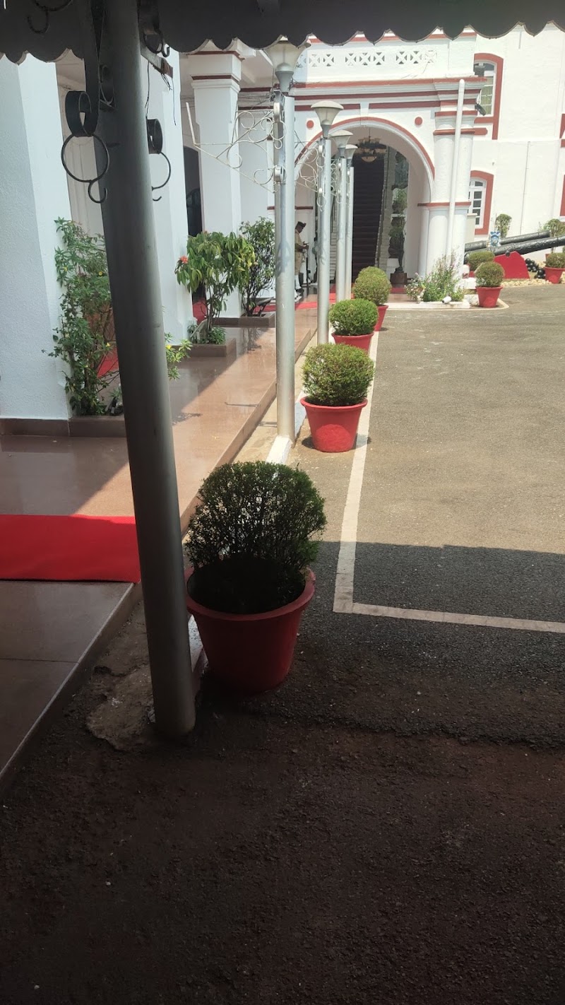 Lok Bhavan - Lok Bhavan, Raj Bhavan Road, Panaji, FQ7Q+7GJ, Dona Paula, Goa 403004, India