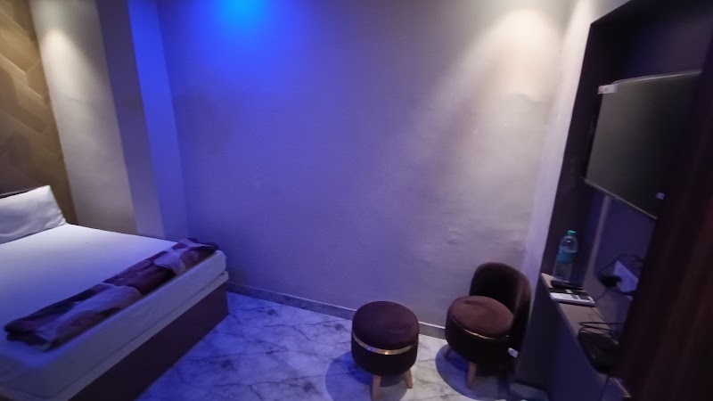 Hotel O by OYO King - Hotel O by OYO King Shop no. 96, Ravi Shankar Shukla market, power house, Janjgiri, Bhilai, Chhattisgarh 490001, India