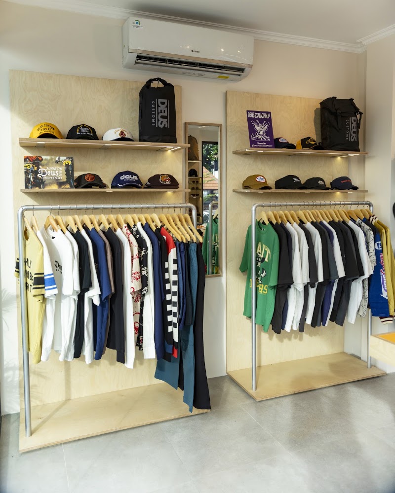 Deus Ex Machina - Sanur - Deus Ex Machina - Sanur, 87G7+G7P, Jl. Sanur Beach Street Walk, Sanur Kaja, Denpasar Selatan, Kota Denpasar, Bali 80228, Indonesia
