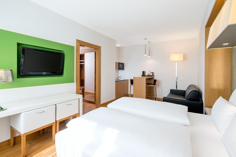 Hotel NH Frankfurt Messe - Hotel NH Frankfurt Messe, Friedrich-Ebert-Anlage 38, 60325 Frankfurt am Main, Germany