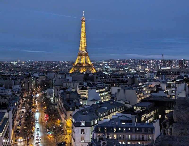 Arc de Triomphe - Arc de Triomphe Pl. Charles de Gaulle, 75008 Paris, France