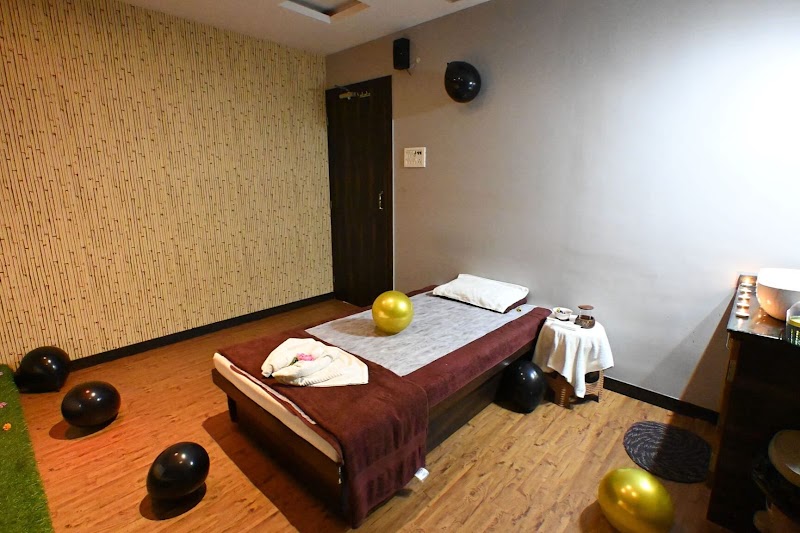 Luxury Gold Spa - Luxury Gold Spa Main, Candolim Beach Rd, Anna Vaddo Rd, Murrod Vaddo, Candolim, Goa 403515, India