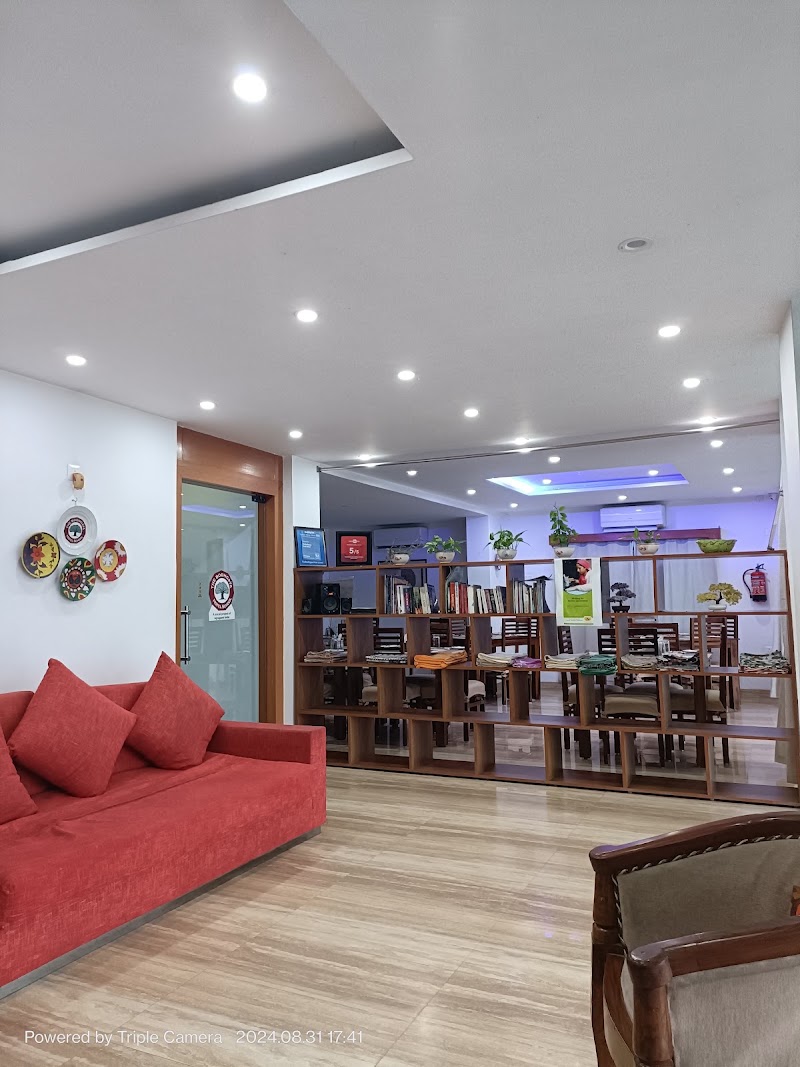 The Bodhgaya Hotel School - The Bodhgaya Hotel School Giant Buddha Rd, Bodh Gaya, Bihar 824231, India