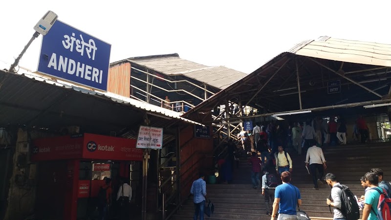 Andheri Local Station - Andheri Local Station 4R9X+X58, Railway Colony, Andheri East, Mumbai, Maharashtra 400069, India
