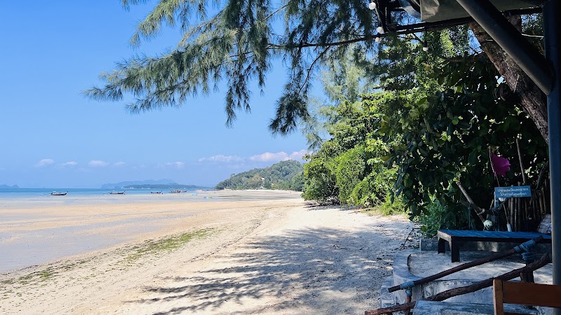 Tubkaek Seafood - Tubkaek Seafood, 225 Tab Kaek Beach Tambon Nong Thale, Amphoe Mueang Krabi, Chang Wat Krabi 81180, Thailand