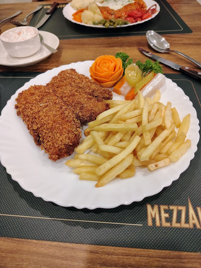 Mezzaluna Casual Dining - Mezzaluna Casual Dining 353, 14th Cross Rd, Stage 2, Hoysala Nagar, Indiranagar, Bengaluru, Karnataka 560008, India