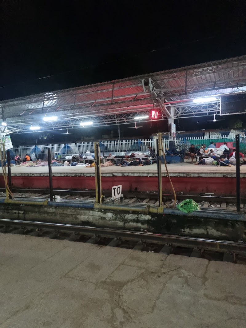Gwalior railway station - Gwalior railway station, 657J+Q4F, Railway Colony, Gwalior, Madhya Pradesh 474002, India