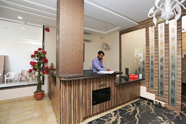 OYO Hotel King's Fort - OYO Hotel King's Fort Hotel King's Fort, 1354/2, Station Road, New Deepak Nagar, Malviya Nagar, Bhilai, Chhattisgarh 491001, India