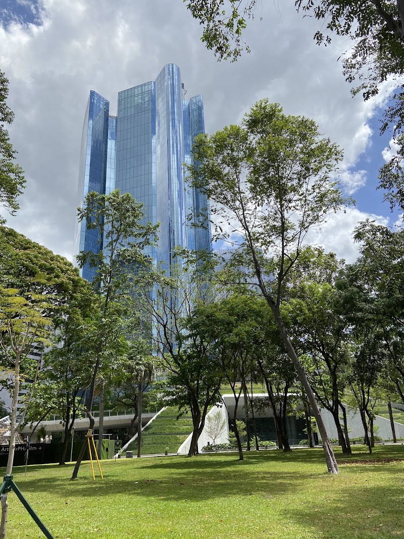 Ayala Triangle Gardens - Ayala Triangle Gardens, Paseo De Roxas St Cor Makati Ave, Cor Ayala Ave, Makati City, 1209 Metro Manila, Philippines