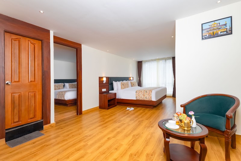 Sumitel JB Park Hotel & Banquet - Sumitel JB Park Hotel & Banquet, Bus Stand, Chawk Bazar, Hill Cart Rd, near Singmari Motor Syndicate, beside Old Super Market, Chauk Bazaar, Darjeeling, West Bengal 734101, India