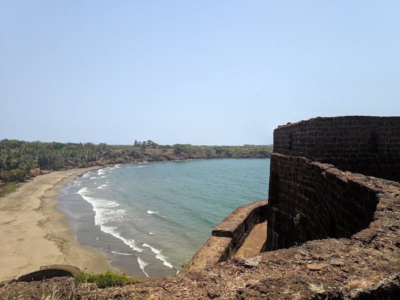 Vijaydurg Fort - Vijaydurg Fort, H86M+F5H, Maharashtra State Highway 4, Fort, Vijaydurg, Maharashtra 416806, India