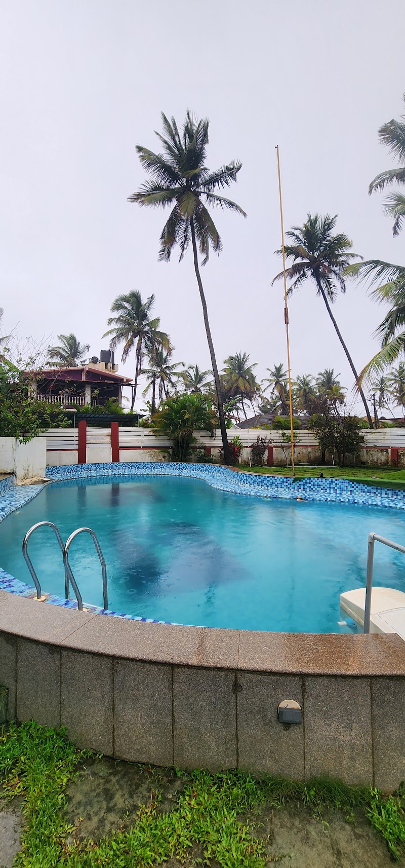 RED SEA BEACH RESORT - RED SEA BEACH RESORT, HPJQ+9H7 RNB BEACH RESORT beach, near starco junction, near st.anthony chapel, Dmello Vaddo, Anjuna, Goa 403509, India