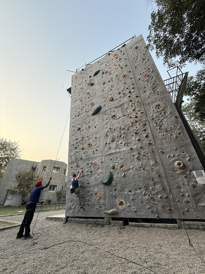 Indian Mountaineering Foundation - Indian Mountaineering Foundation H5J6+WWJ, 6, Benito Juarez Marg, South Campus, South Moti Bagh, New Delhi, Delhi 110021, India