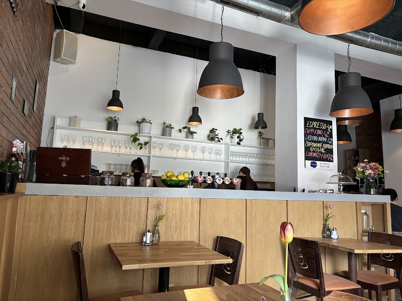 Le Petit Cafe & Restaurant - Le Petit Cafe & Restaurant, Suché mýto 510/19, 811 03 Bratislava-Staré Mesto, Slovakia
