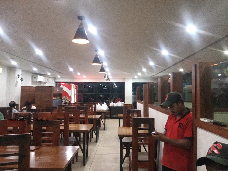 Al Razi Restaurant - Al Razi Restaurant, CH27+8G6 MC Road, Near Mahalakshmi Silks, Muthoor, Thiruvalla, Kerala 689107, India