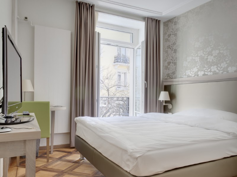 PLATZHIRSCH ZÜRICH Downtown Boutique Hotel & Sushi Lounge - PLATZHIRSCH ZÜRICH Downtown Boutique Hotel & Sushi Lounge Spitalgasse 3, 8001 Zürich, Switzerland