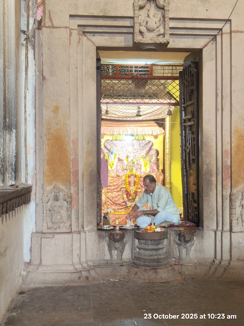 Chaturbhuj Temple Orchha - Chaturbhuj Temple Orchha 9J2R+22M Ramraja mandir ke pichhe, Orchha, Madhya Pradesh 472246, India
