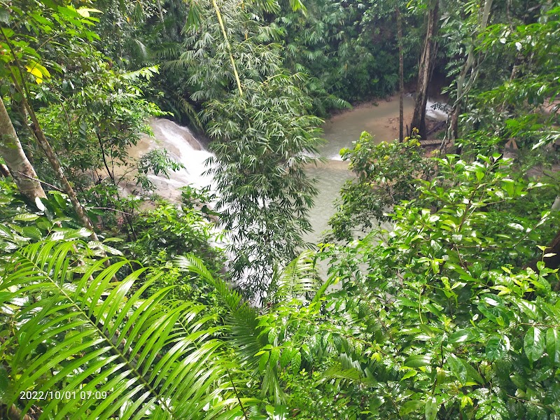 Lugnason Falls - Lugnason Falls, 4GXM+CG6, San Juan, Siquijor, Philippines