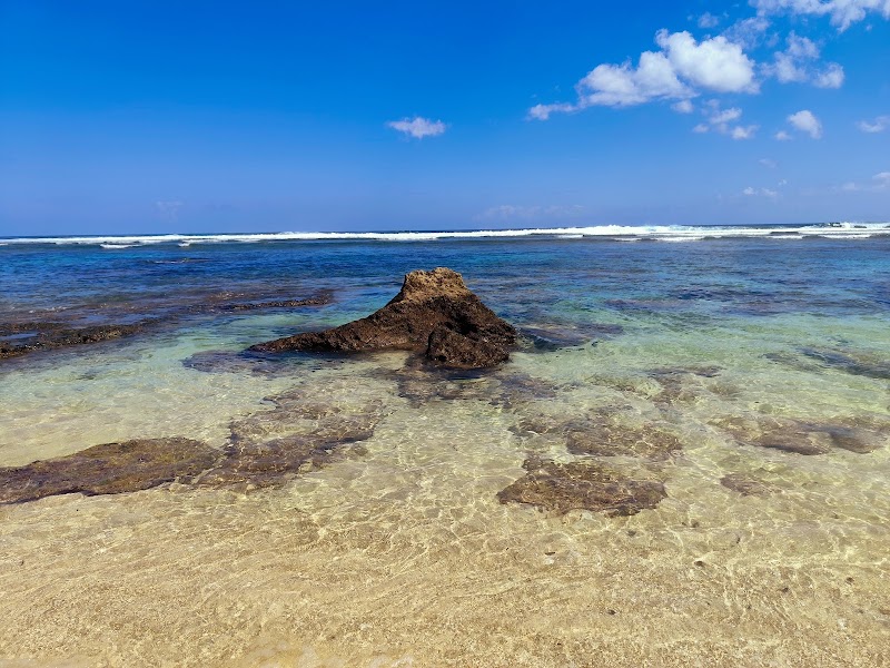 Pantai Suluban - Pantai Suluban, 53MQ+H8R, Jl. Pantai Suluban, Pecatu, Kec. Kuta Sel., Bali, 80361, Indonesia
