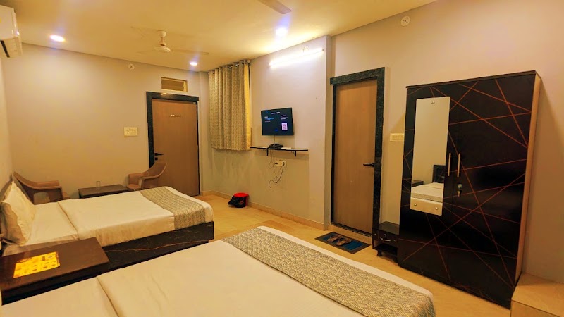 Hotel Amber Suite - Hotel Amber Suite, 502, hotel amber suite, dainik navjyoti, press Road, near manish metal, Ramchandrapura, Chawani, Kota, Rajasthan 324007, India