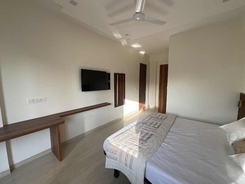 Sunroom studio apartments - Sunroom studio apartments, 1637, Block H, Sector 57, Gurugram, Haryana 122011, India