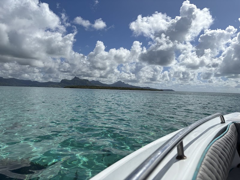Summer Wings Cruise - Summer Wings Cruise MU, Le Chaland, Mahébourg 51510, Mauritius