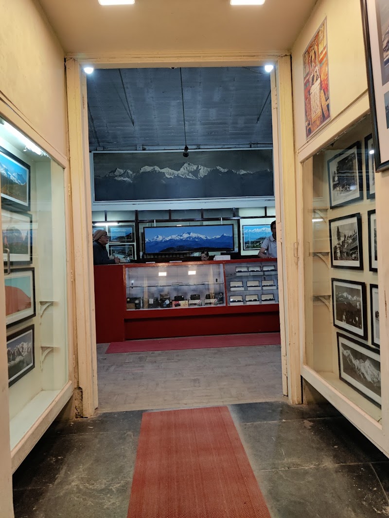 Das Studio - Das Studio 15, Nehru Rd, Chauk Bazaar, Darjeeling, West Bengal 734101, India