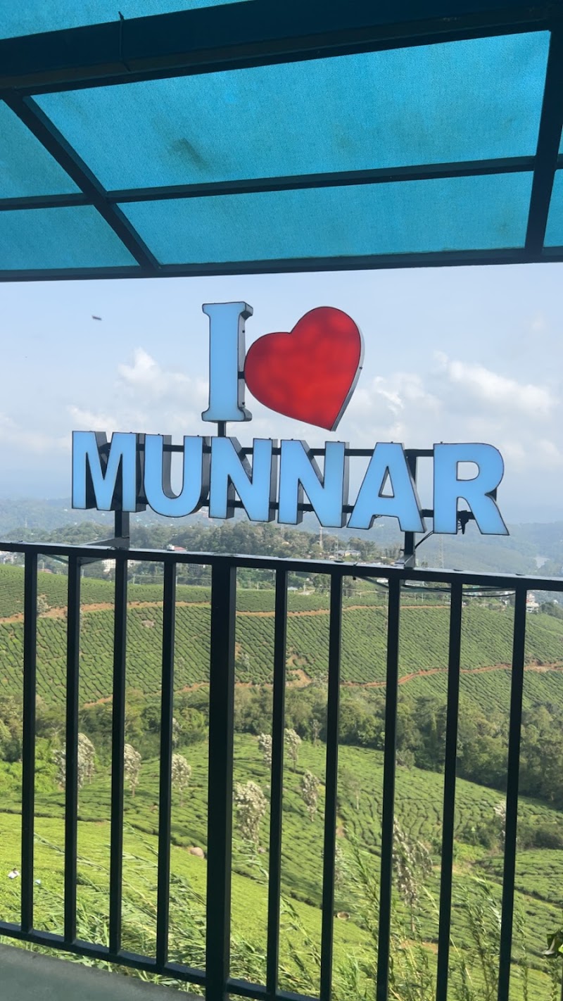 Munnar Tea Garden View Point - Munnar Tea Garden View Point 22RR+R68, Munnar - Aluva Rd, Mankulam, Kerala 685565, India