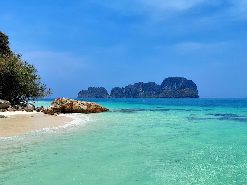 Hat Noppharat Thara-Mu Ko Phi Phi National Park - Hat Noppharat Thara-Mu Ko Phi Phi National Park 79, Tambon Ao Nang, Amphoe Mueang Krabi, Chang Wat Krabi 81180, Thailand