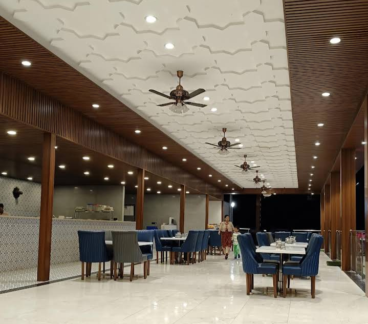 Ram Krishna Veg Restaurant & Banquet - Ram Krishna Veg Restaurant & Banquet Mumbai - Satara Hwy, opp. Univarsal company, Shivare, Maharashtra 412205, India