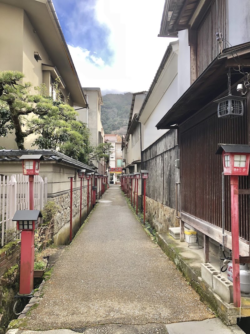 Kurayoshi White Wall Warehouses - Kurayoshi White Wall Warehouses Japan, 〒682-0821 鳥取県倉吉市魚町東仲町
