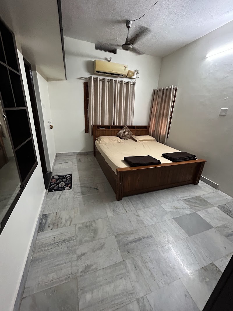 Udupi coral homestay - Udupi coral homestay opp. CANARA BANK, Santhekatte, Udupi, Karnataka 576105, India