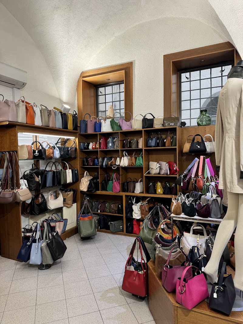 Il Perseo Leather Firenze - Il Perseo Leather Firenze, Borgo dei Greci, 24R, 50122 Firenze FI, Italy