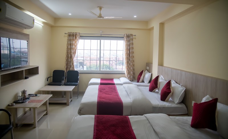 Hotel Thikana Palace - Hotel Thikana Palace 11, Fateh Singh Market, Hotel, Palace Road, opp. ITC RAJPUTANA, Gopalbari, Jaipur, Rajasthan 302006, India