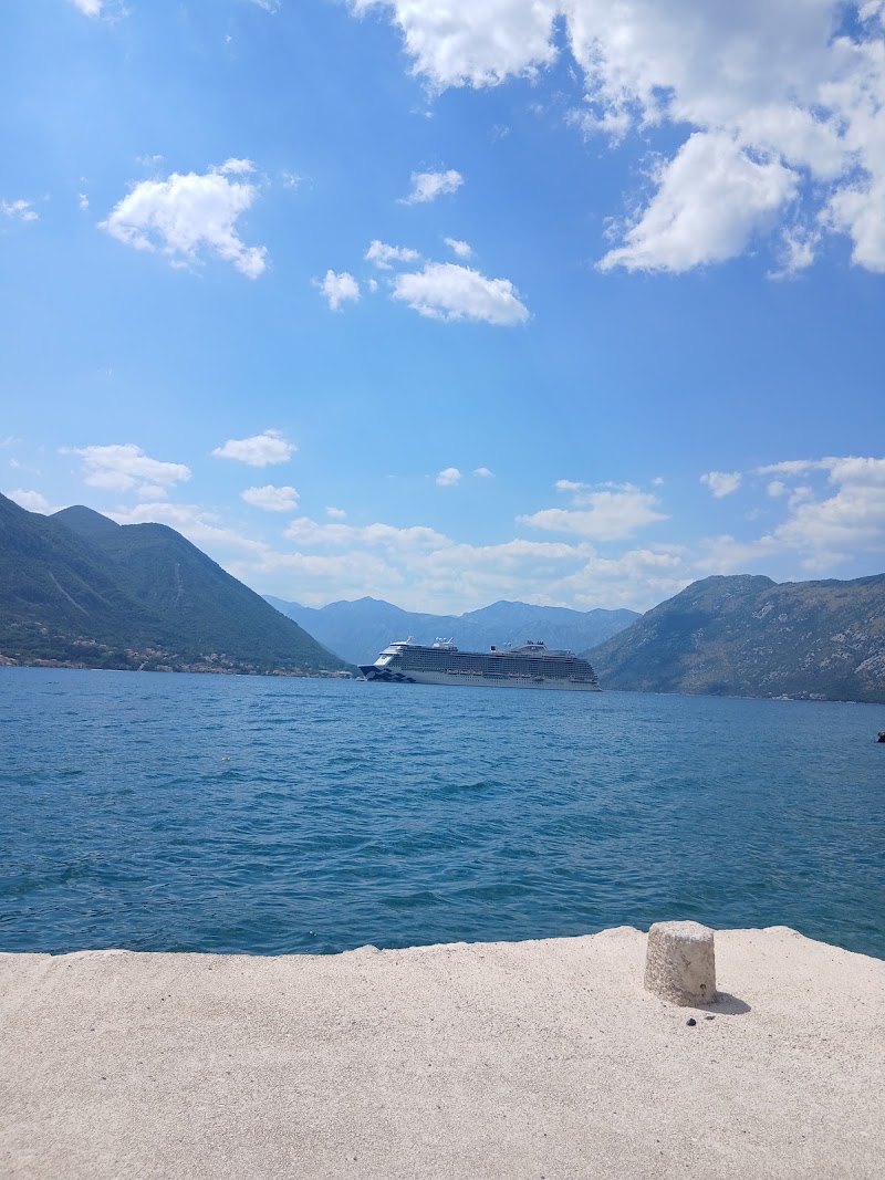Apartments Ponta - Apartments Ponta, FQ48+79P, E65, Dobrota, Montenegro