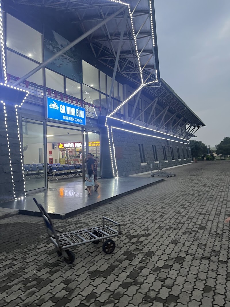 Ninh Binh Railway Station - Ninh Binh Railway Station 1 Ngõ 41 Hoàng Hoa Thám, tp. Ninh Bình, Ninh Bình, Vietnam