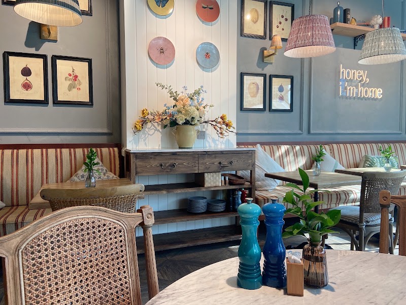L'ETO - L'ETO Ground Floor, Marina Mall - Sheikh Zayed Rd - Marsa Dubai - Dubai Marina - Dubai - United Arab Emirates