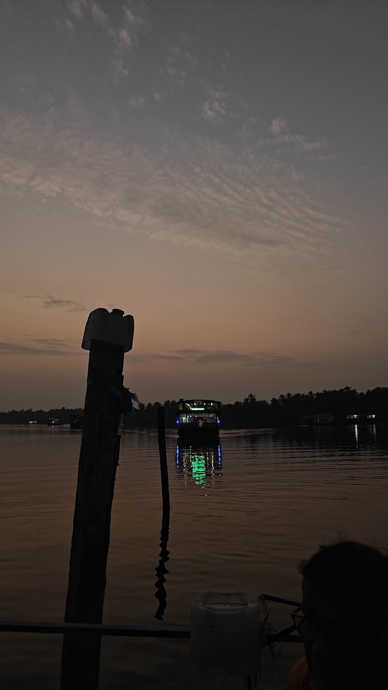 Nileshwar Houseboat (Offcial website) - Nileshwar Houseboat (Offcial website), Houseboat Terminal, Kottapuram, Nileshwar, Kerala 671314, India