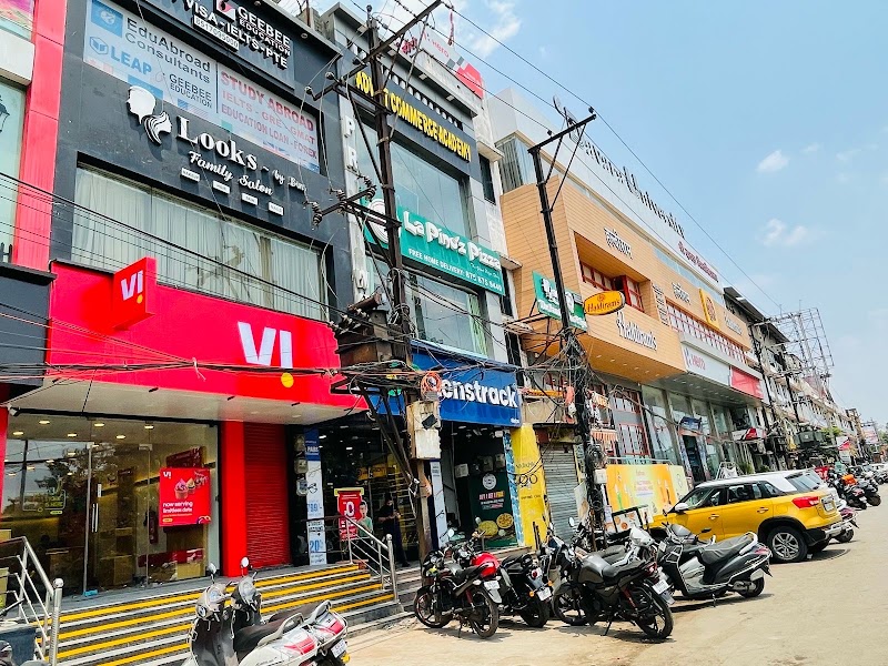 Vi - Vodafone Idea Store - Vi - Vodafone Idea Store, Ward No 34, Main Road, near Sheetal Complex, Moulipara, Telibandha, Raipur, Chhattisgarh 492001, India