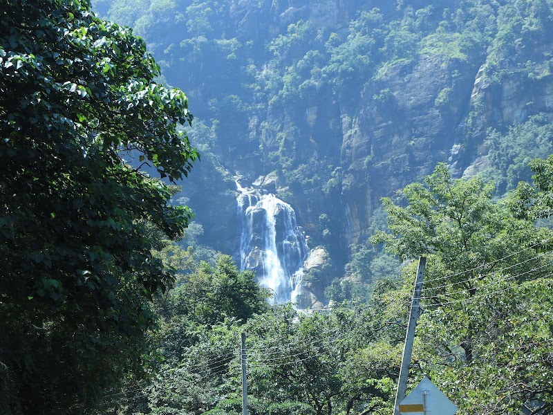 Rawana waterfall upper viewpoint - Rawana waterfall upper viewpoint, R3Q3+MH, Makulella, Sri Lanka