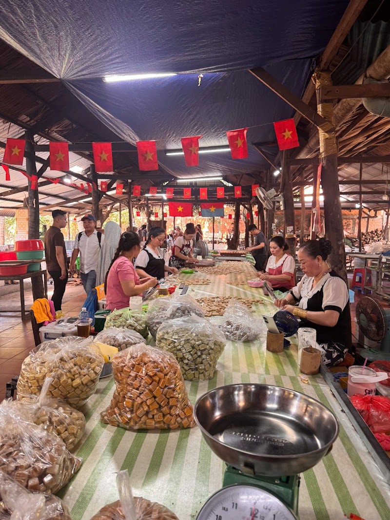 Thien Ai Coconut Candy Oven - Thien Ai Coconut Candy Oven, 89JF+P8J, Phu Tuc, Vinh Long, Vietnam