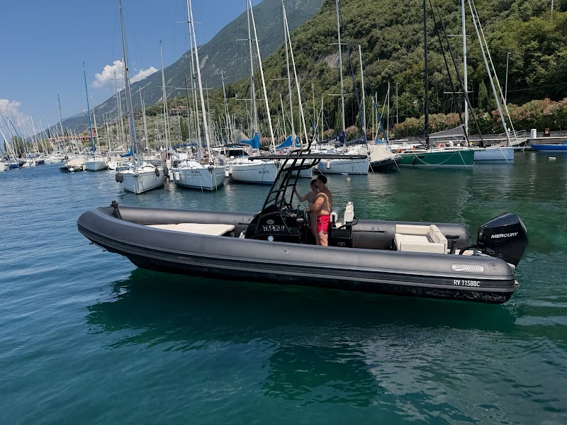Verdeblu Boat Rental - Verdeblu Boat Rental Via Gardesana, 205, 37139 Malcesine VR, Italy