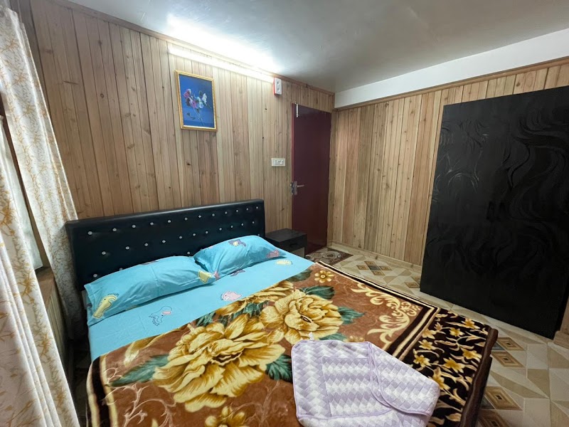 Mountain Manor Homestay - Mountain Manor Homestay 11, dr yen singh road, near st roberts school, Chauk Bazaar, Darjeeling, West Bengal 734101, India