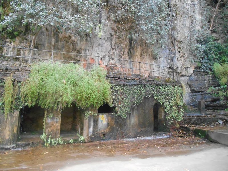 Pandav Caves and Fall - Pandav Caves and Fall, P3J8+7JF, NH 39, Nahri, Madhya Pradesh 488001, India