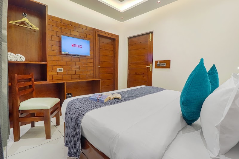 Hotel Regent Residency - Hotel Regent Residency Regent House, Kulri Bazar, The Mall Road, Mussoorie, Uttarakhand 248179, India