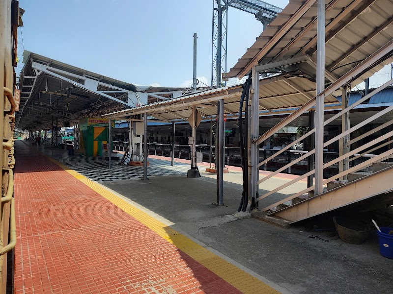 Alappuzha Railway Station - Alappuzha Railway Station, Kunnumpuram, Alappuzha, Keralam 688012, India