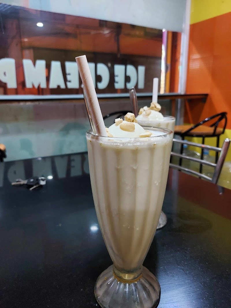 Shake Shack - Shake Shack, Palace Road, X754+H57, Gujarati Rd, Mattancherry, Kochi, Keralam 682002, India